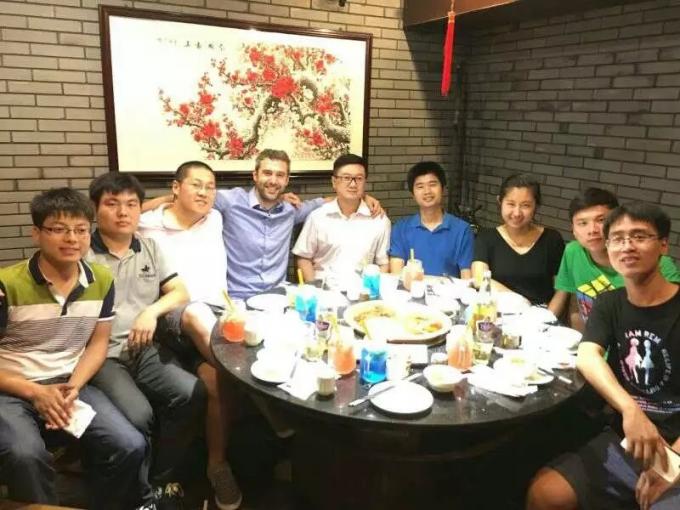 فرشاة تنظيف الألواح الشمسية من خيوط النايلون مع أنبوب تغذية المياه 15